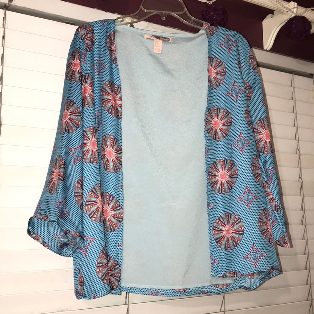 Light outerwear piece